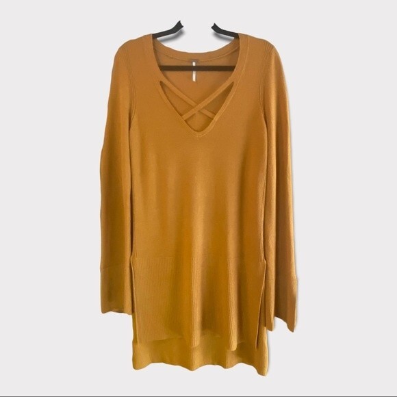 Free People Criss Cross Sweater - size medium - oversized - Rust color - Picture 3 of 10